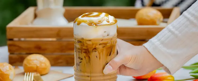 Como fazer café gelado de caramelo com um Keurig cover image