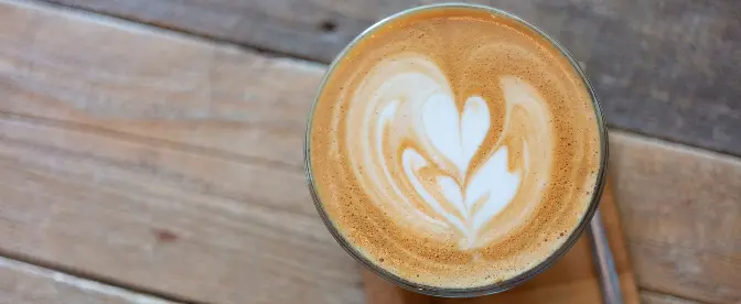 Como fazer um latte sem uma máquina de café espresso cover image