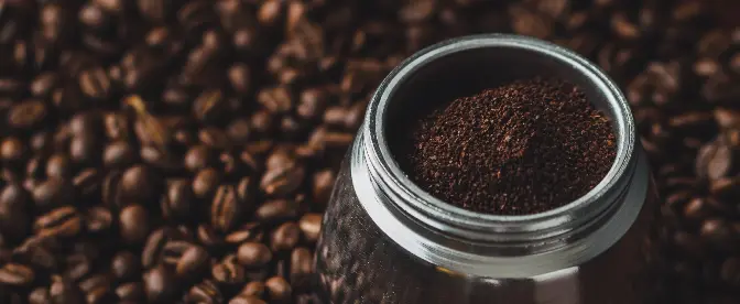 Como fazer café moído em casa? cover image